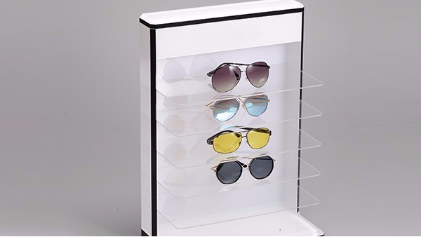 影響亞克力眼鏡展示架使用壽命的主要原因是那些？