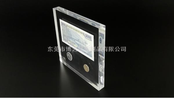 博藝亞克力展示架特點(diǎn)和優(yōu)勢(shì)